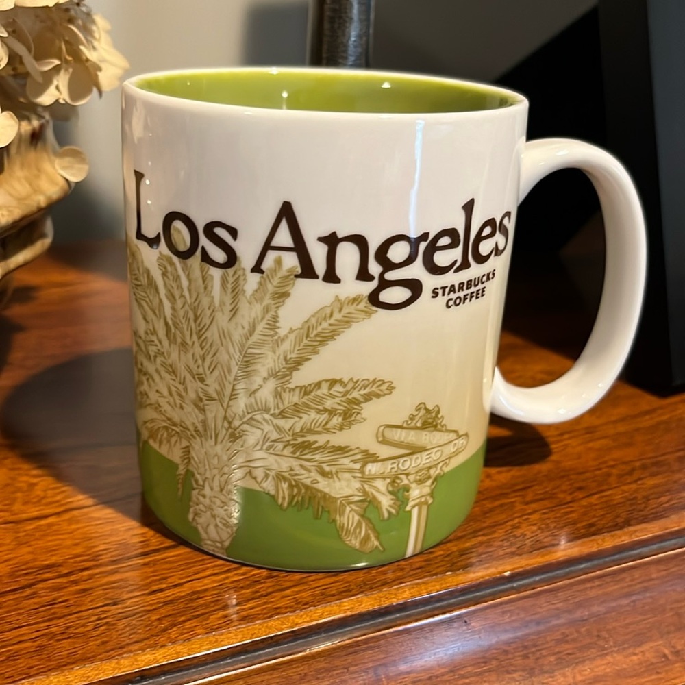 Starbucks mug in excellent condition.  Los Angeles. Bundle to save